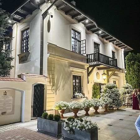 Dwor Anna Bed & Breakfast Ciecierzyn Dış mekan fotoğraf