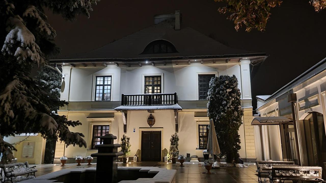 Dwor Anna Bed & Breakfast Ciecierzyn Dış mekan fotoğraf