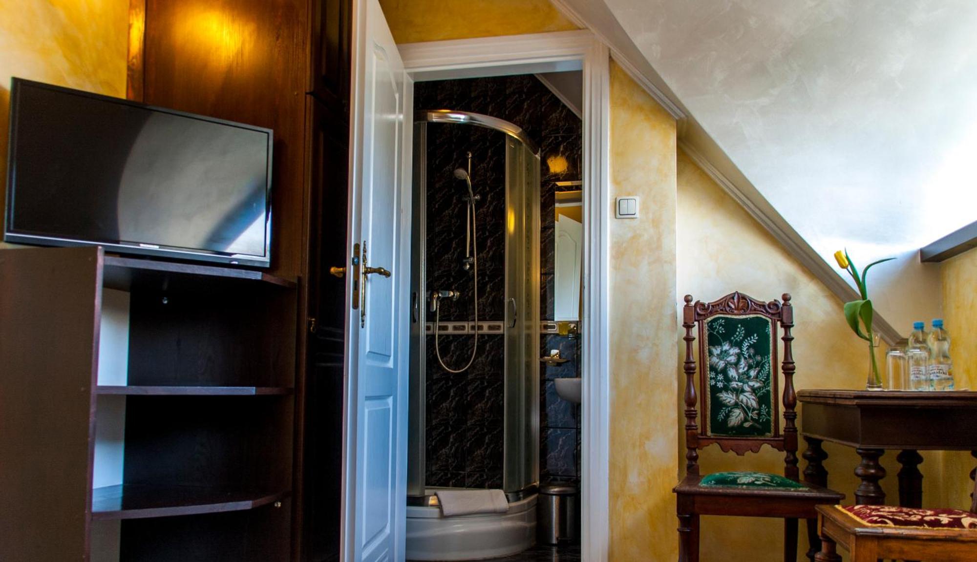Dwor Anna Bed & Breakfast Ciecierzyn Oda fotoğraf