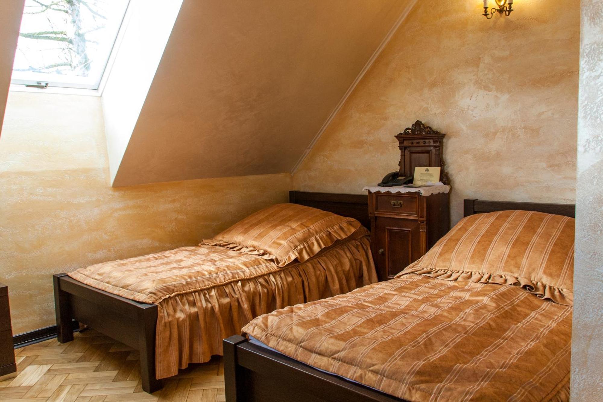 Dwor Anna Bed & Breakfast Ciecierzyn Oda fotoğraf