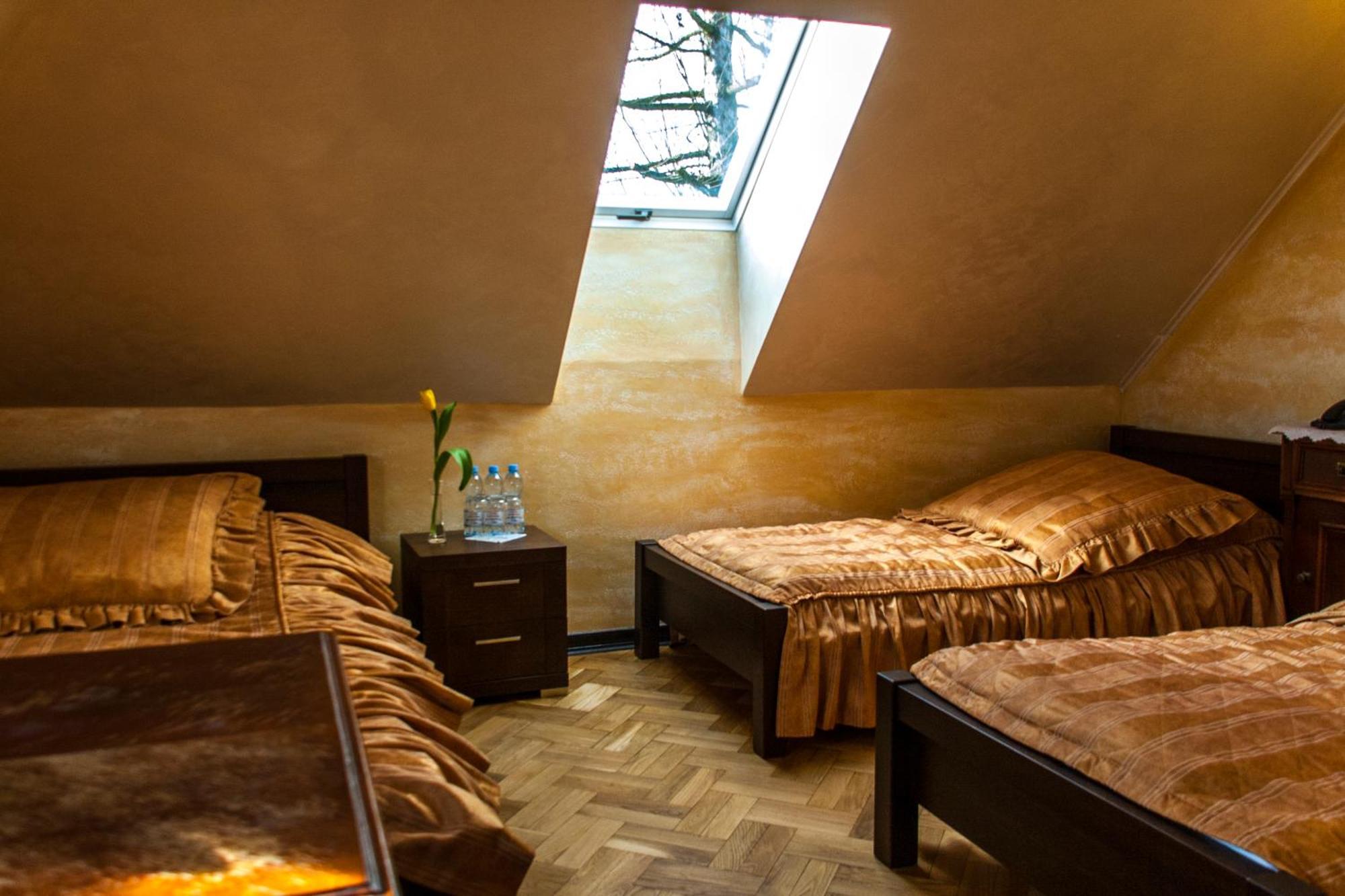 Dwor Anna Bed & Breakfast Ciecierzyn Oda fotoğraf