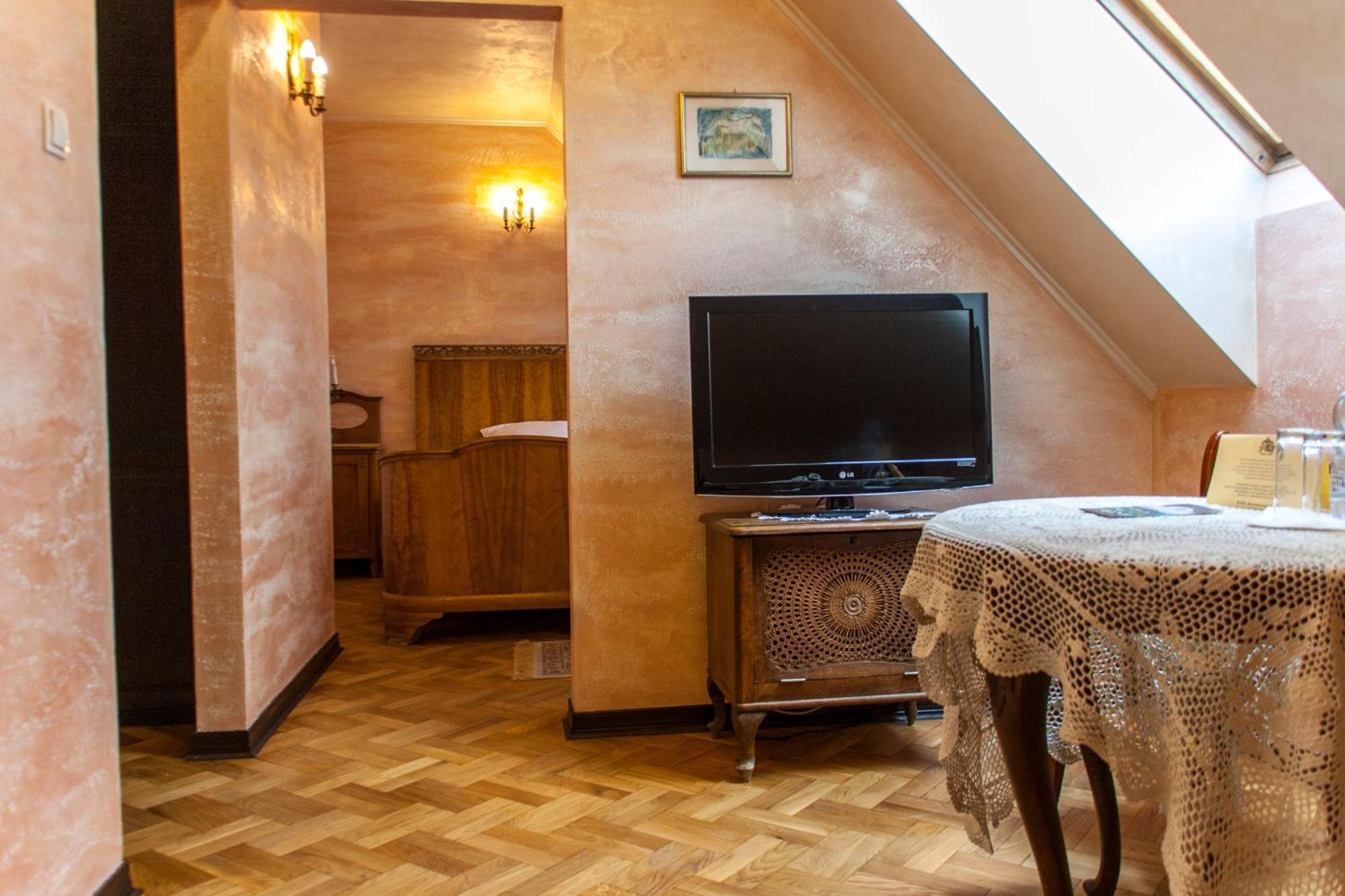 Dwor Anna Bed & Breakfast Ciecierzyn Oda fotoğraf