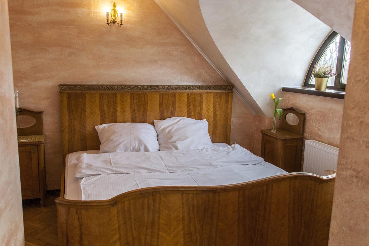 Dwor Anna Bed & Breakfast Ciecierzyn Dış mekan fotoğraf
