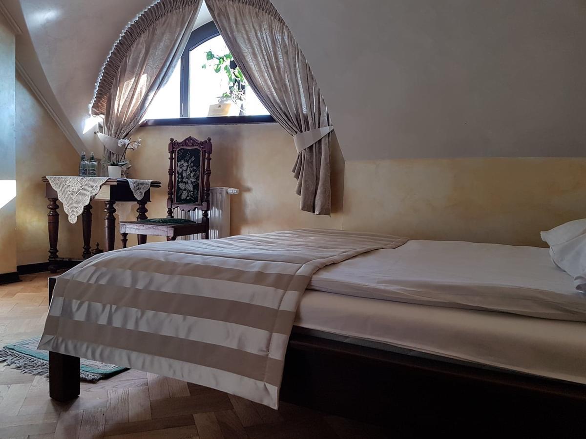 Dwor Anna Bed & Breakfast Ciecierzyn Dış mekan fotoğraf