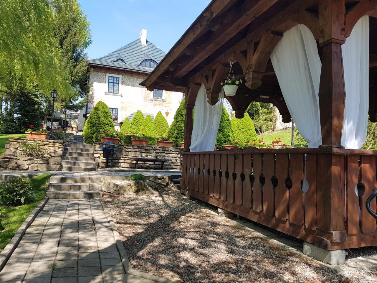 Dwor Anna Bed & Breakfast Ciecierzyn Dış mekan fotoğraf