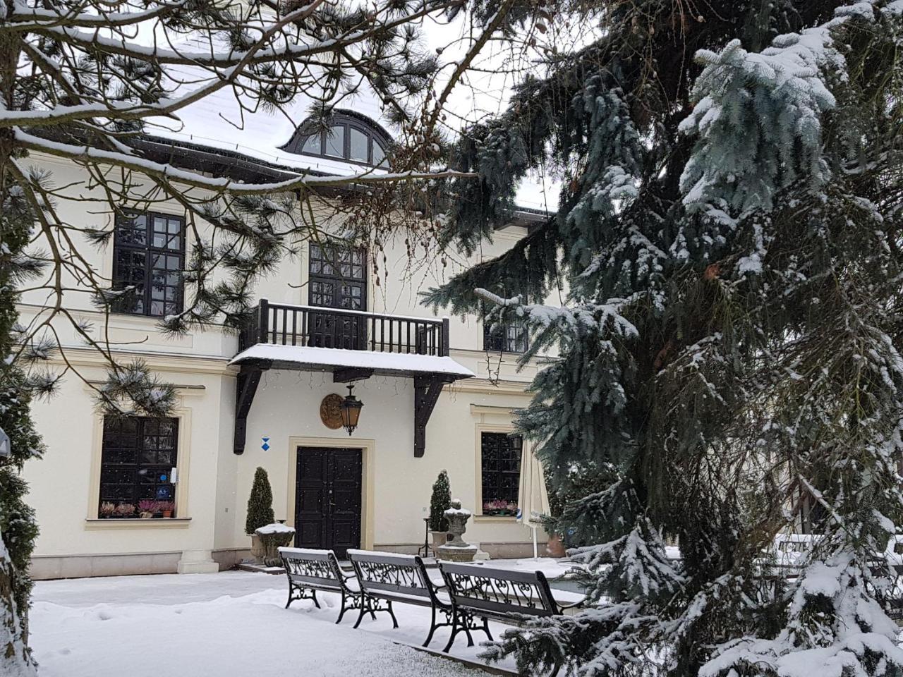 Dwor Anna Bed & Breakfast Ciecierzyn Dış mekan fotoğraf