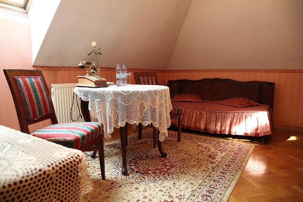 Dwor Anna Bed & Breakfast Ciecierzyn Oda fotoğraf